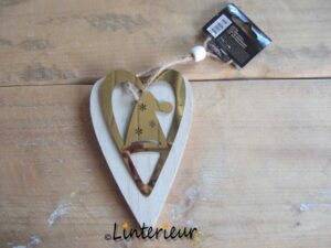 Wooden pendant with hat
