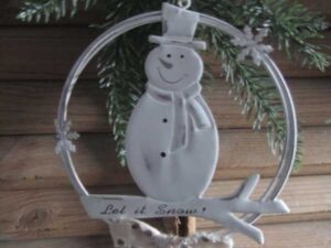 Metal wreath snowman