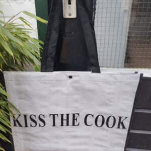 Tas Kiss the cook